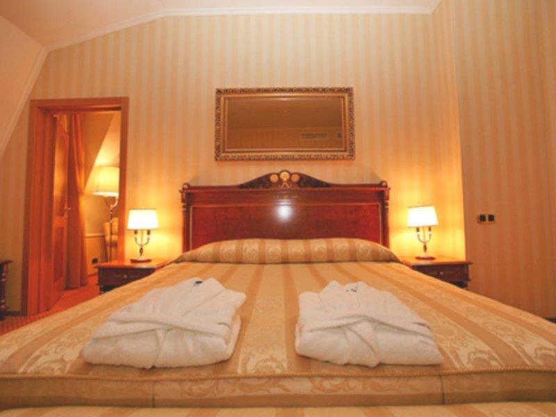 Optima Collection Podil Plaza Hotell Kiev Eksteriør bilde