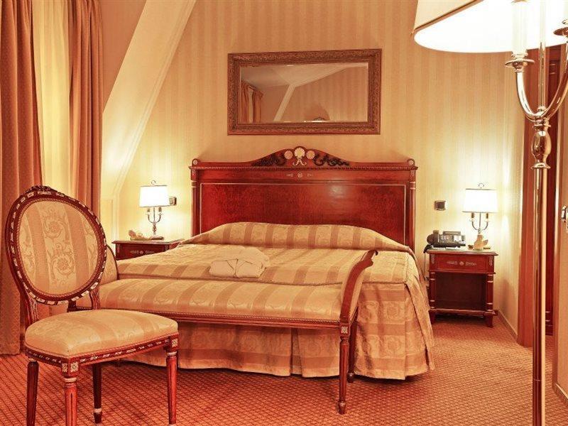 Optima Collection Podil Plaza Hotell Kiev Eksteriør bilde