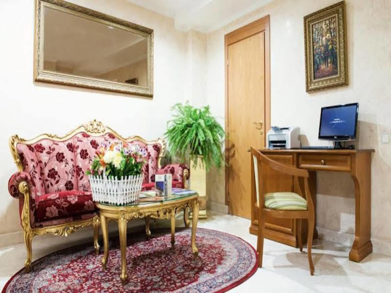 Optima Collection Podil Plaza Hotell Kiev Eksteriør bilde