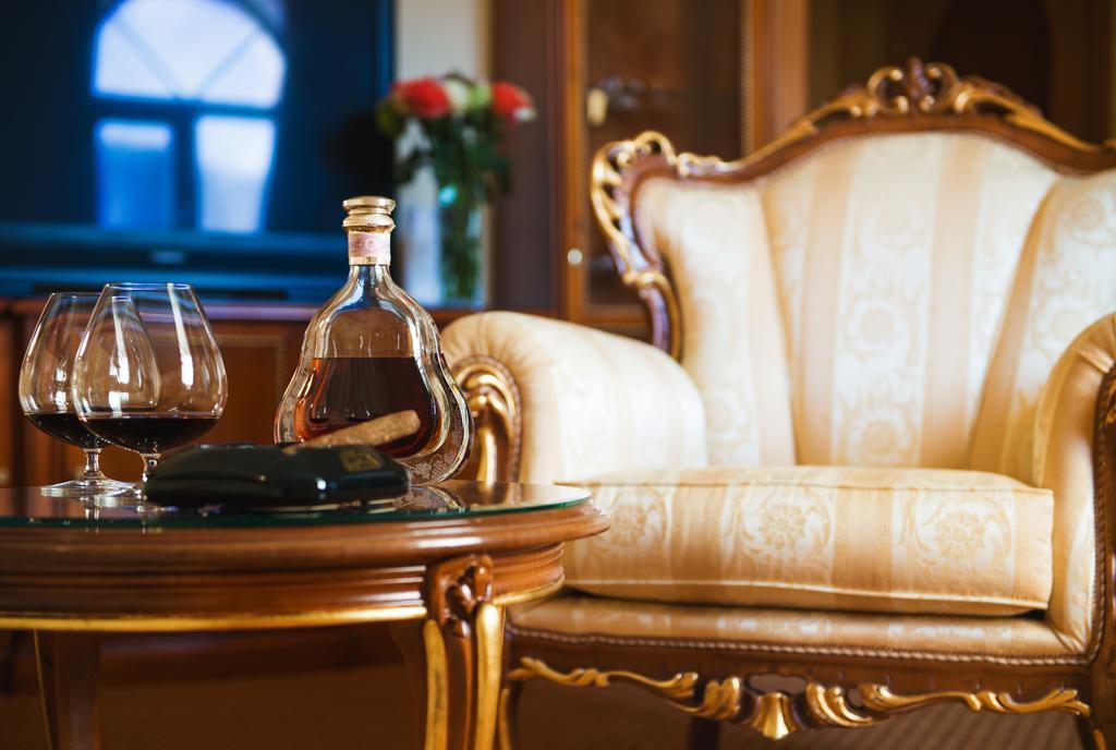 Optima Collection Podil Plaza Hotell Kiev Eksteriør bilde