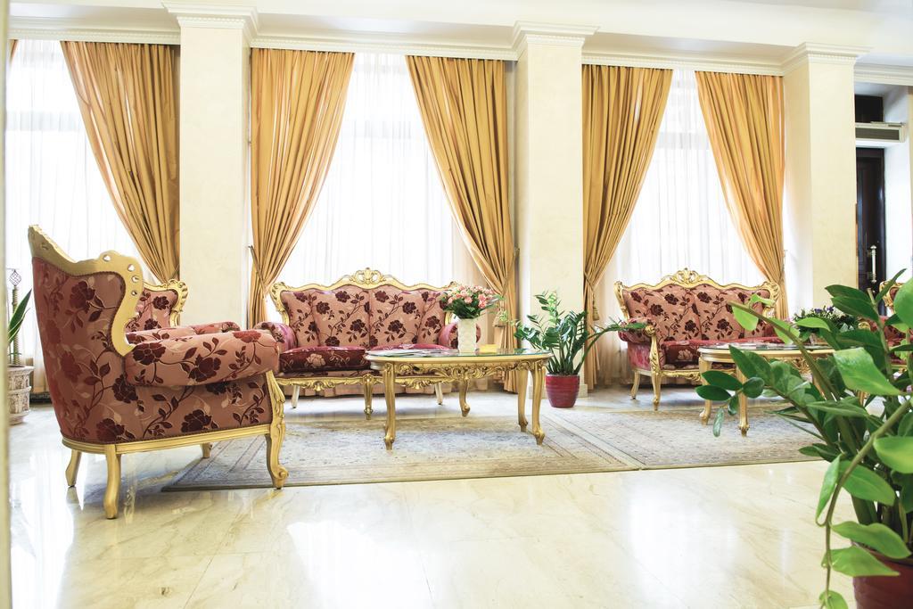 Optima Collection Podil Plaza Hotell Kiev Eksteriør bilde