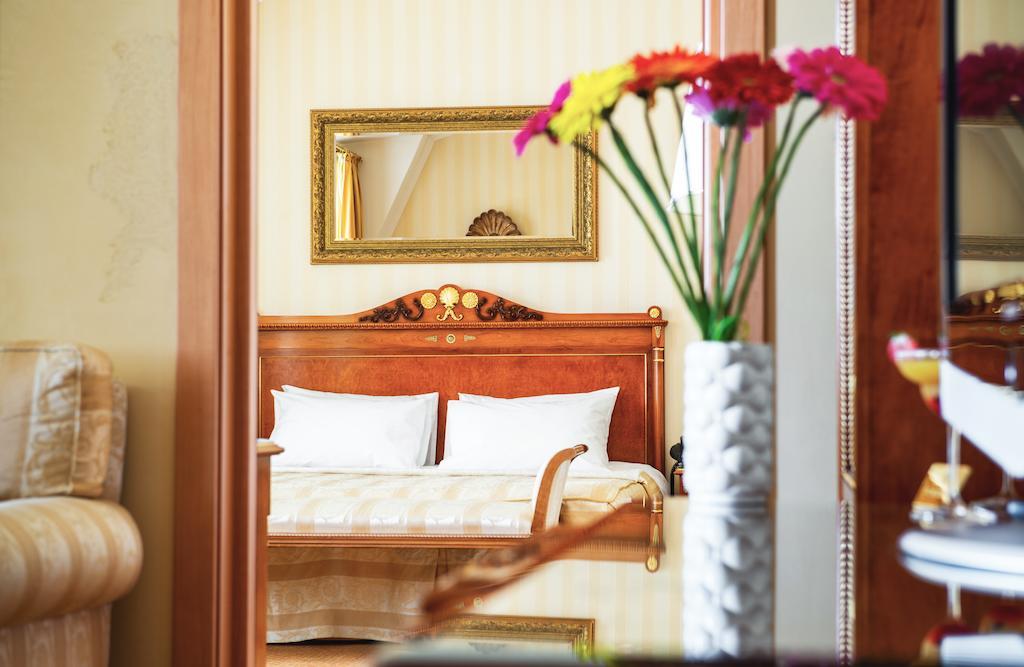 Optima Collection Podil Plaza Hotell Kiev Eksteriør bilde