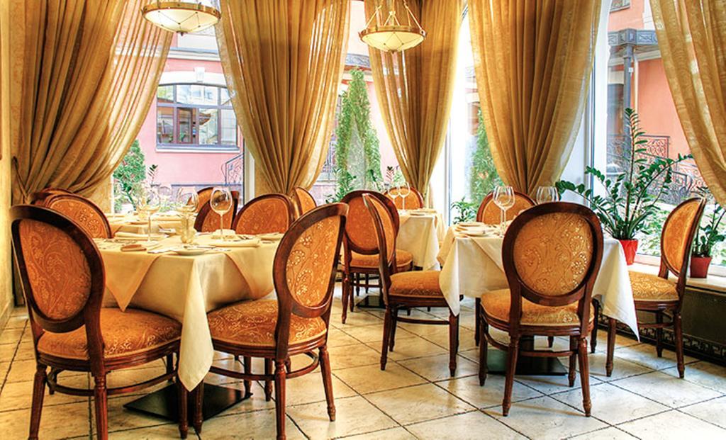 Optima Collection Podil Plaza Hotell Kiev Restaurant bilde