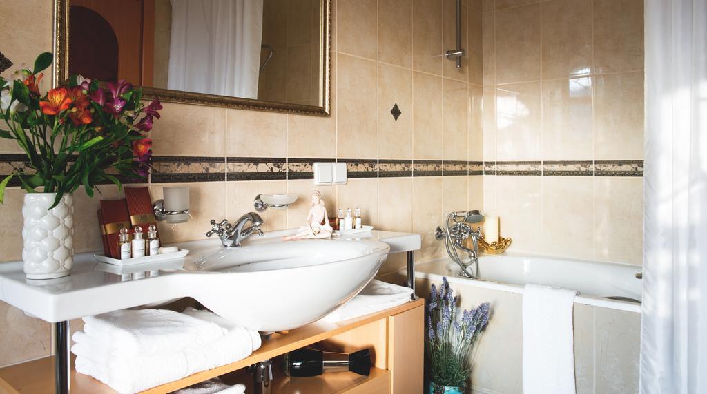 Optima Collection Podil Plaza Hotell Kiev Eksteriør bilde